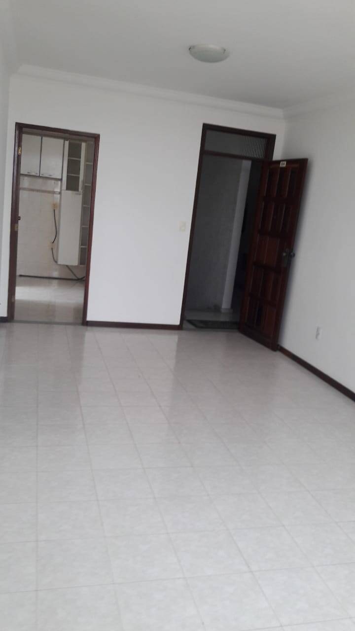 Apartamento à venda com 3 quartos, 10m² - Foto 12