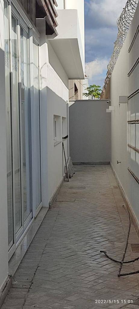 Casa para alugar com 4 quartos, 350m² - Foto 3