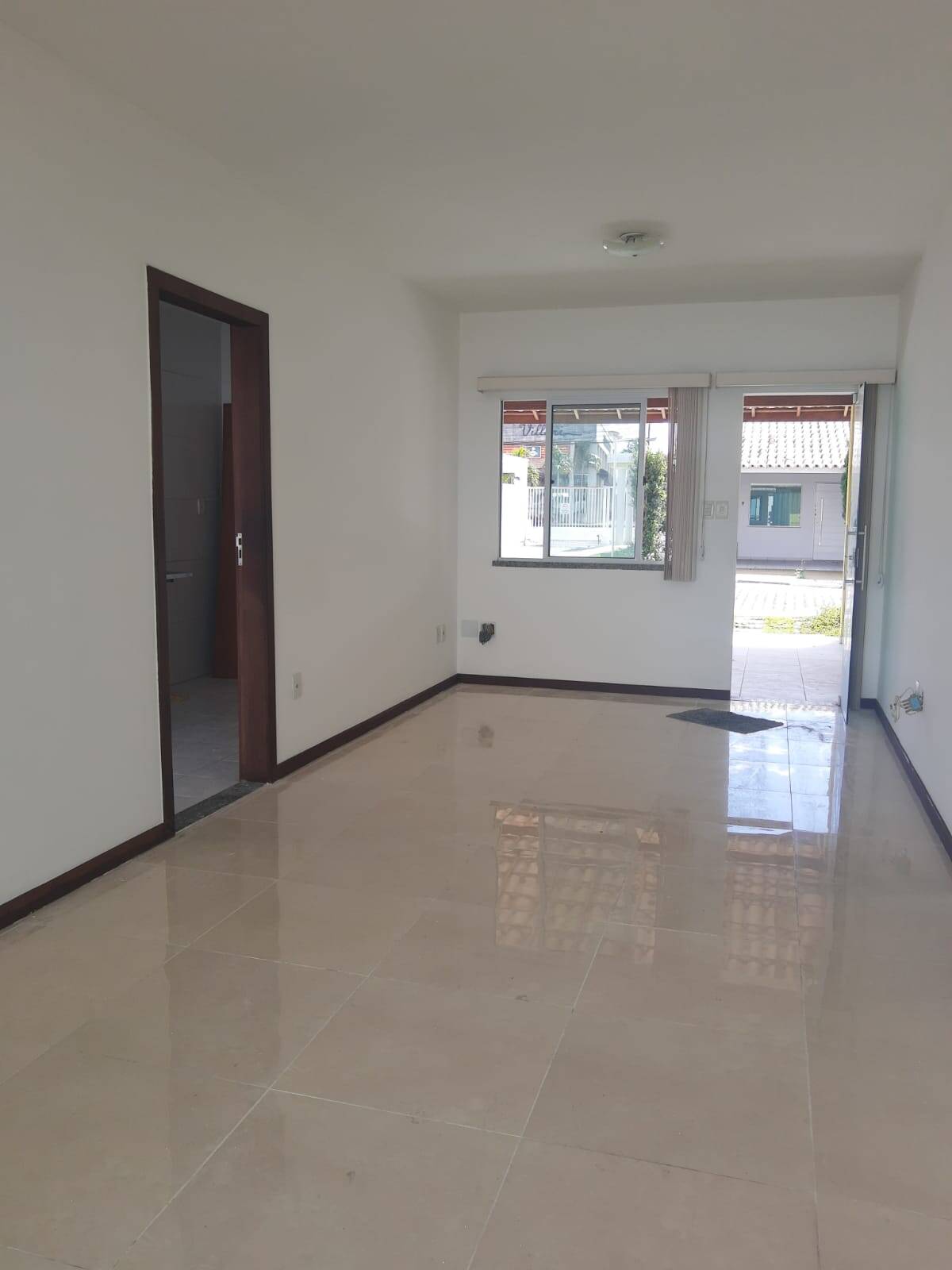 Casa para alugar com 3 quartos, 229m² - Foto 1