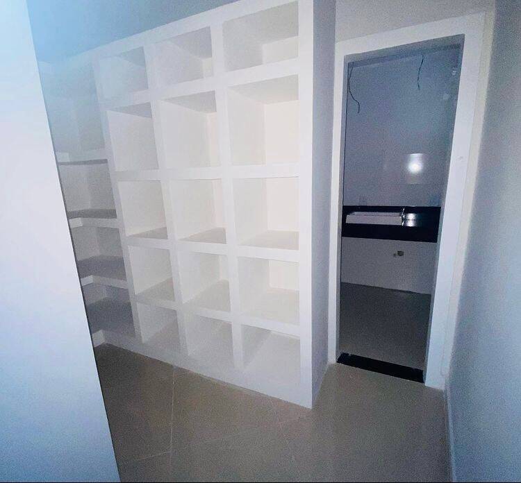 Casa à venda com 2 quartos, 100m² - Foto 3