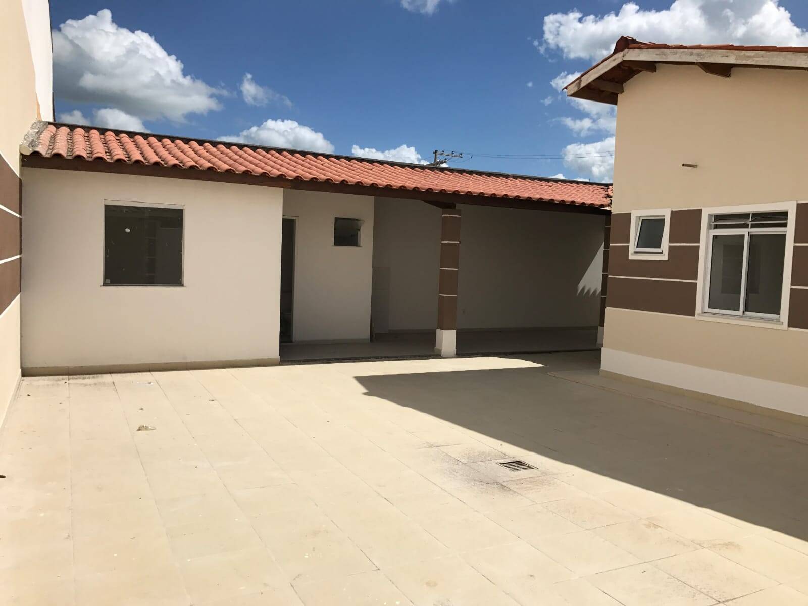 Casa para alugar com 3 quartos, 348m² - Foto 1