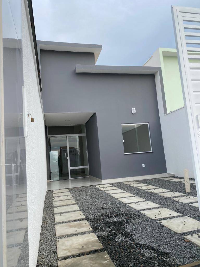 Casa à venda com 2 quartos, 80m² - Foto 1