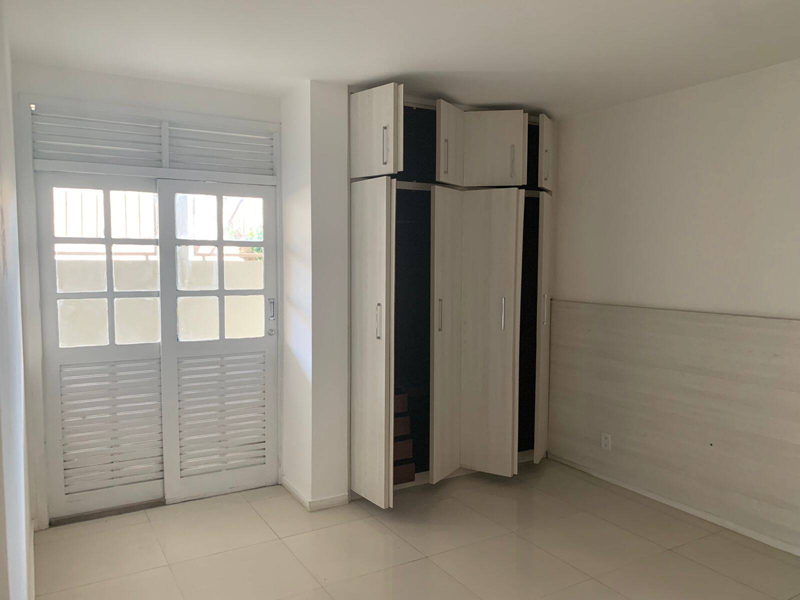 Casa à venda com 3 quartos, 364m² - Foto 3