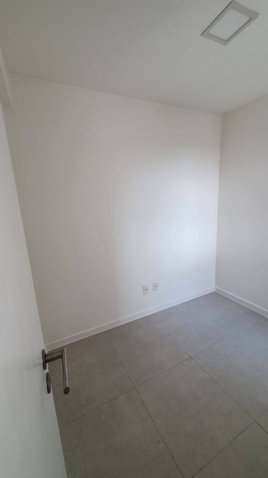 Apartamento para alugar com 3 quartos, 101m² - Foto 19