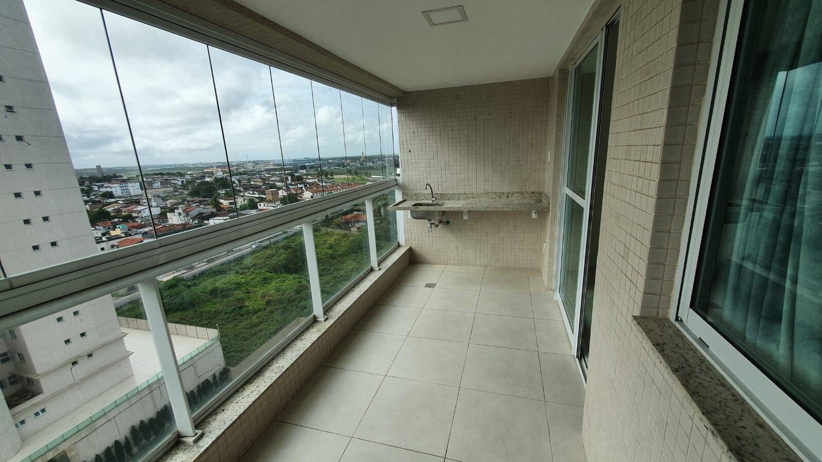 Apartamento para alugar com 3 quartos, 101m² - Foto 1