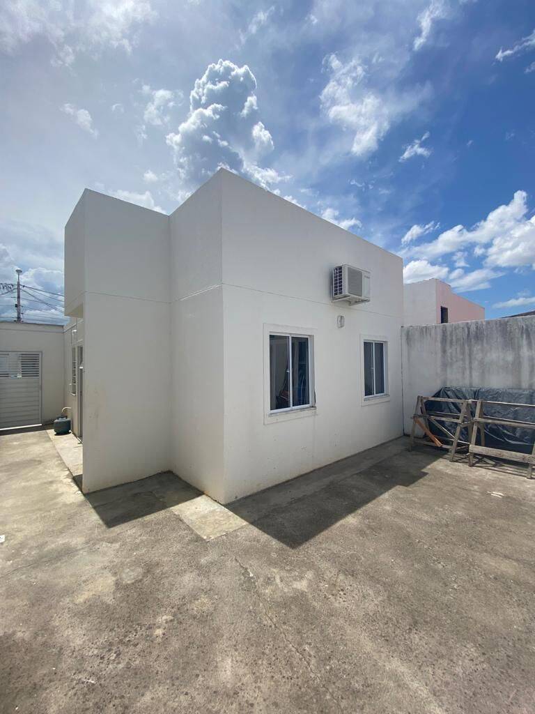 Casa à venda com 2 quartos, 45m² - Foto 4