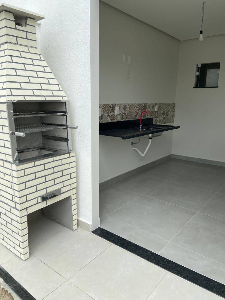 Casa à venda com 3 quartos, 150m² - Foto 1