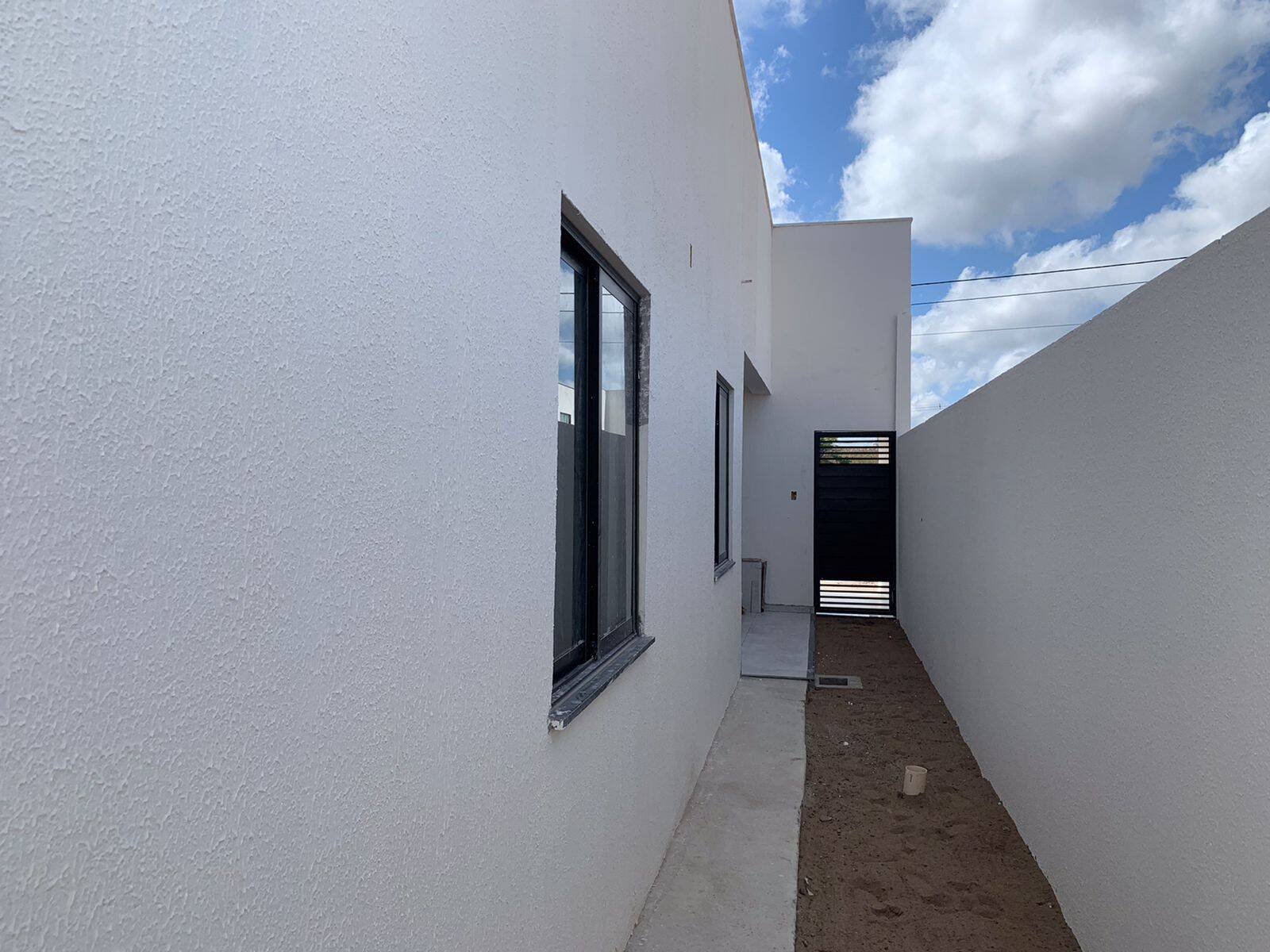 Casa à venda com 3 quartos, 122m² - Foto 2