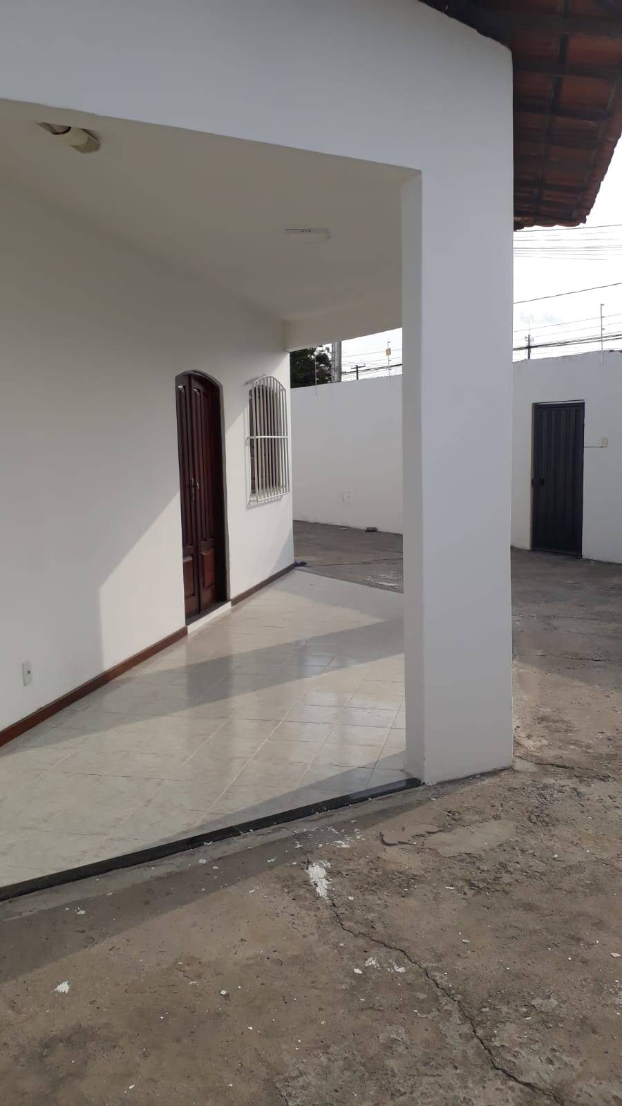 Casa para alugar com 4 quartos, 600m² - Foto 1