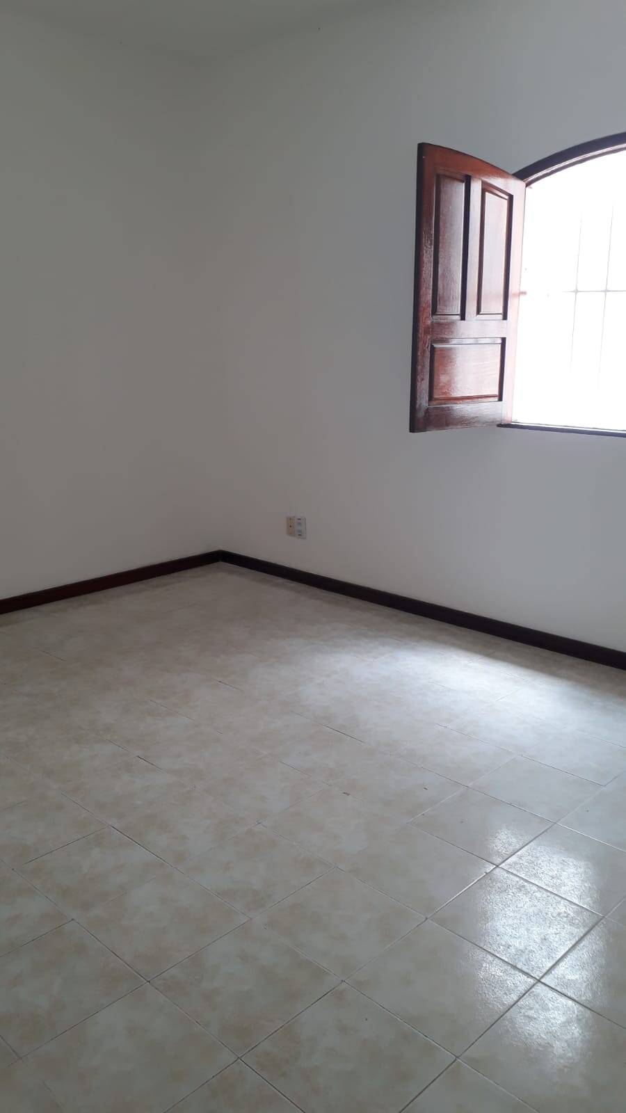 Casa para alugar com 4 quartos, 600m² - Foto 12