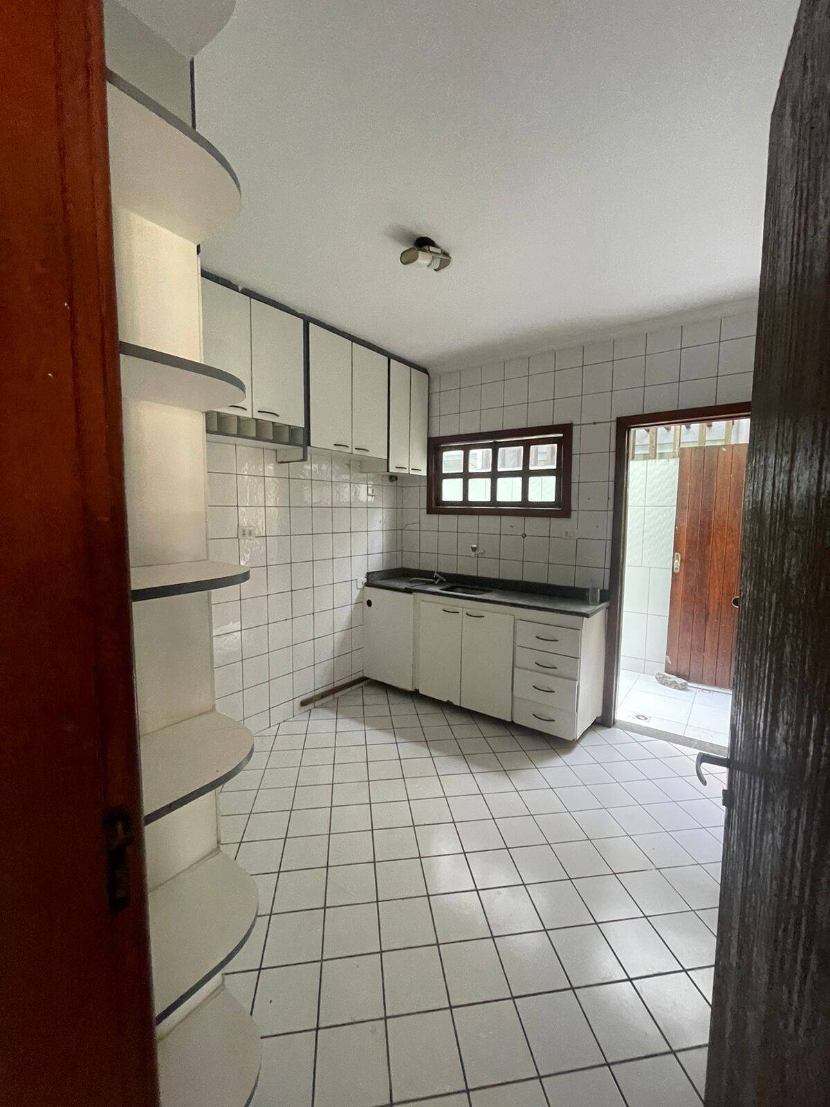 Casa à venda e aluguel com 3 quartos, 250m² - Foto 6