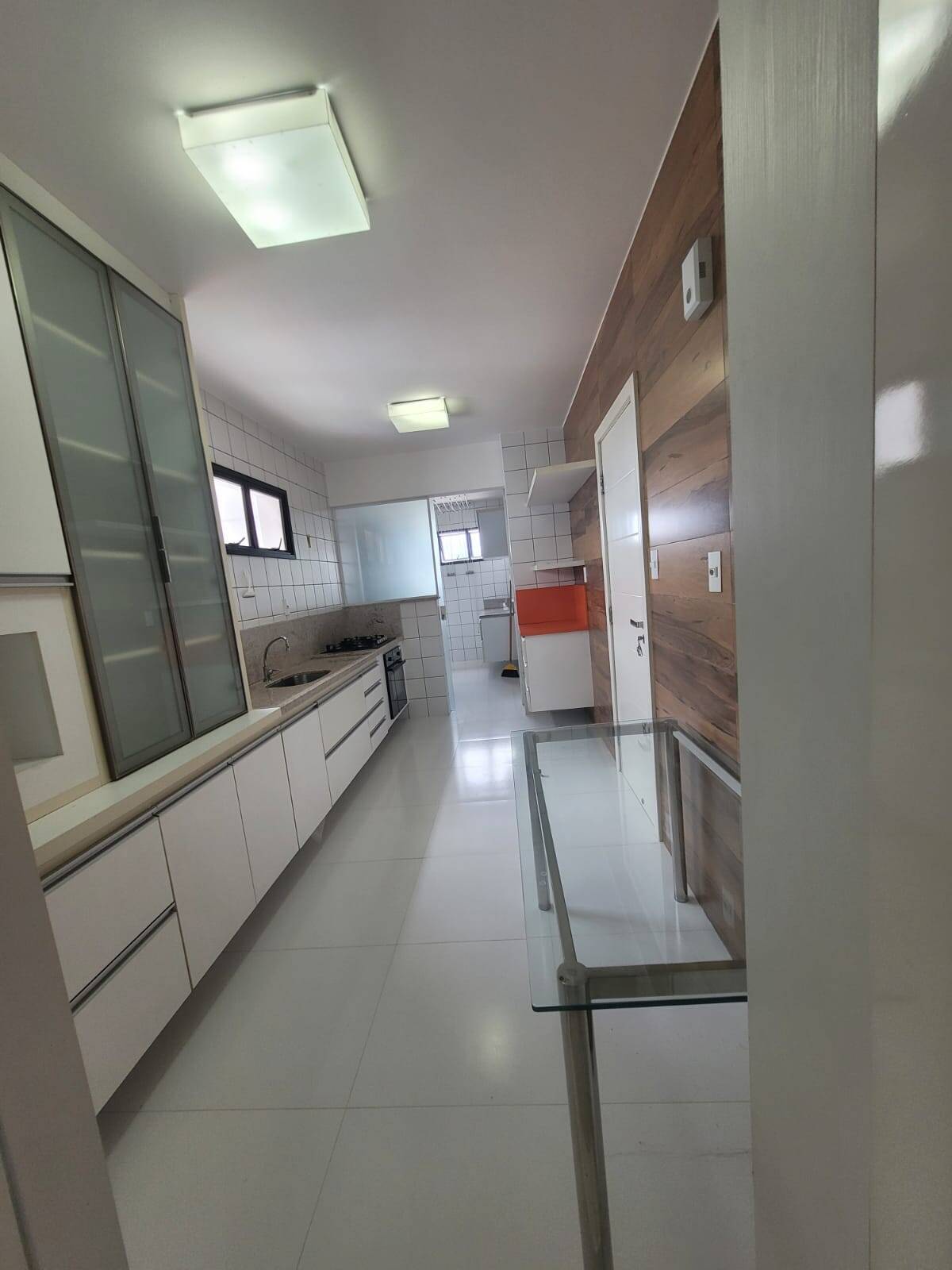 Apartamento para alugar com 3 quartos, 120m² - Foto 14