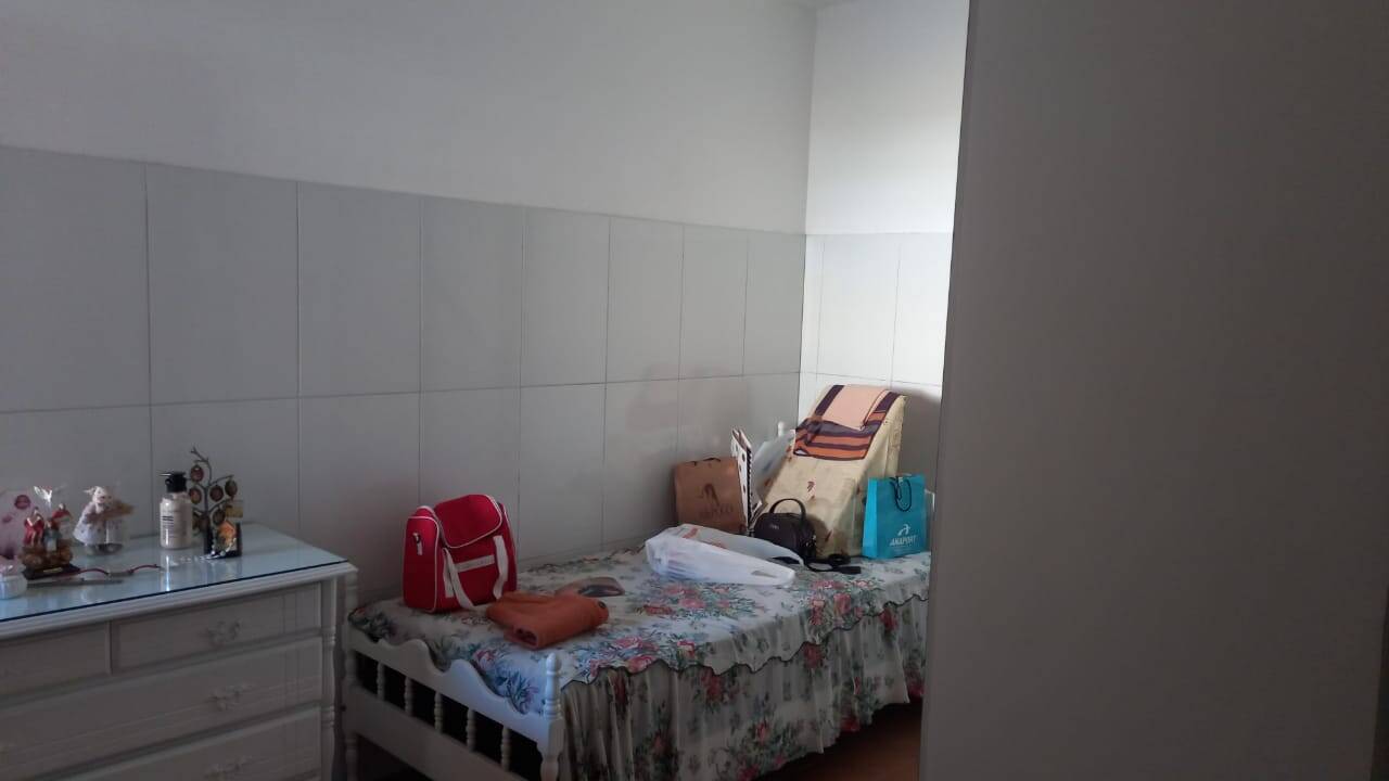 Casa à venda com 3 quartos, 300m² - Foto 9