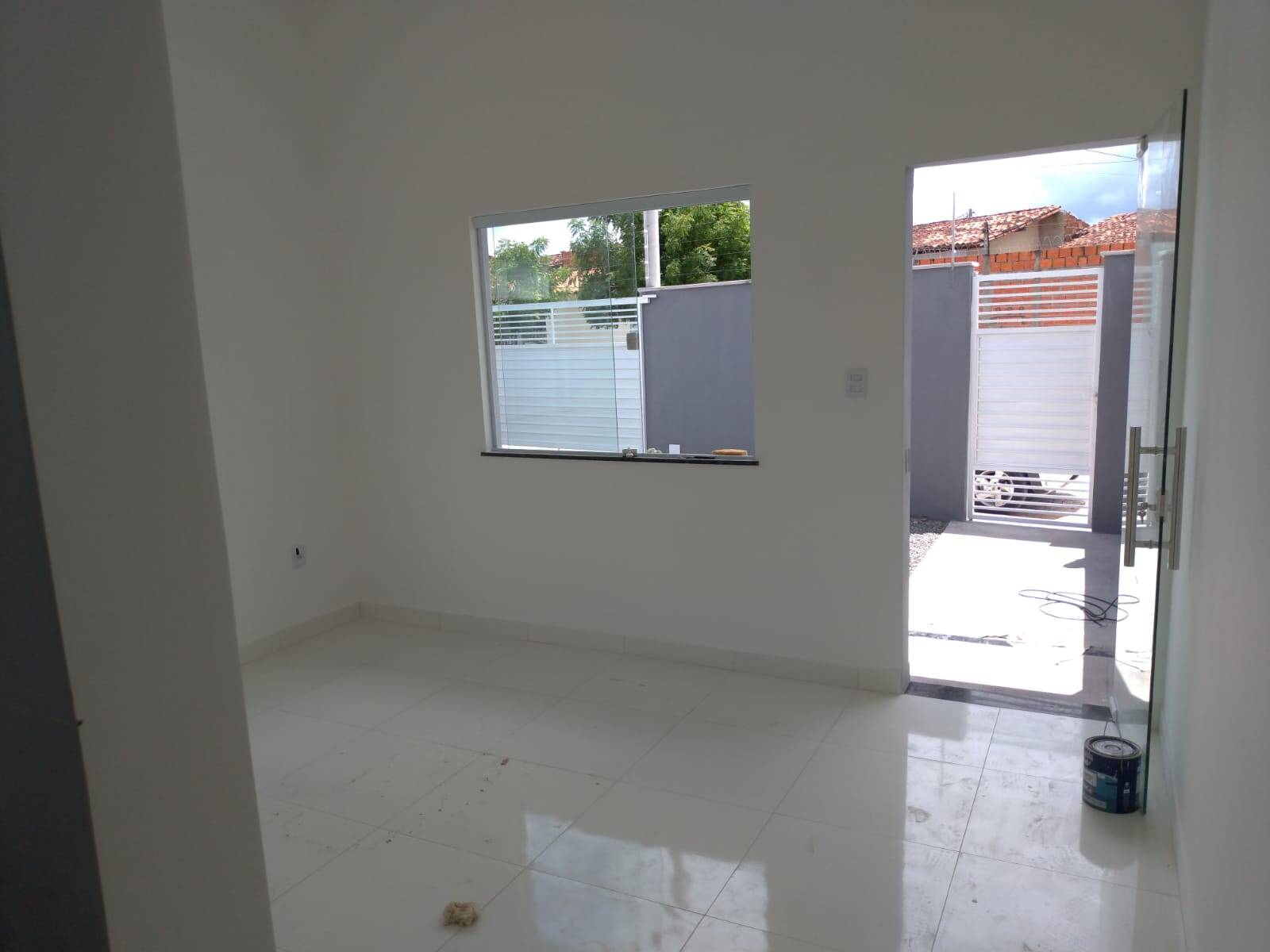 Casa à venda com 2 quartos, 61m² - Foto 2