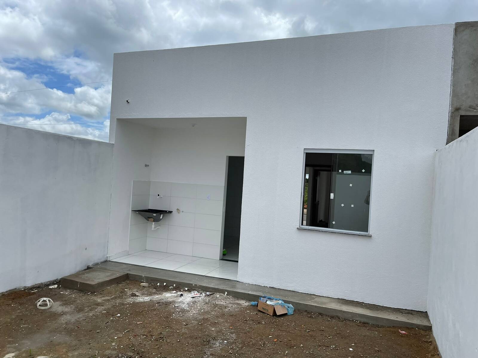 Casa à venda com 2 quartos, 60m² - Foto 4