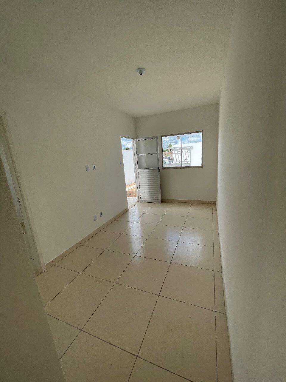 Casa à venda com 2 quartos, 48m² - Foto 4