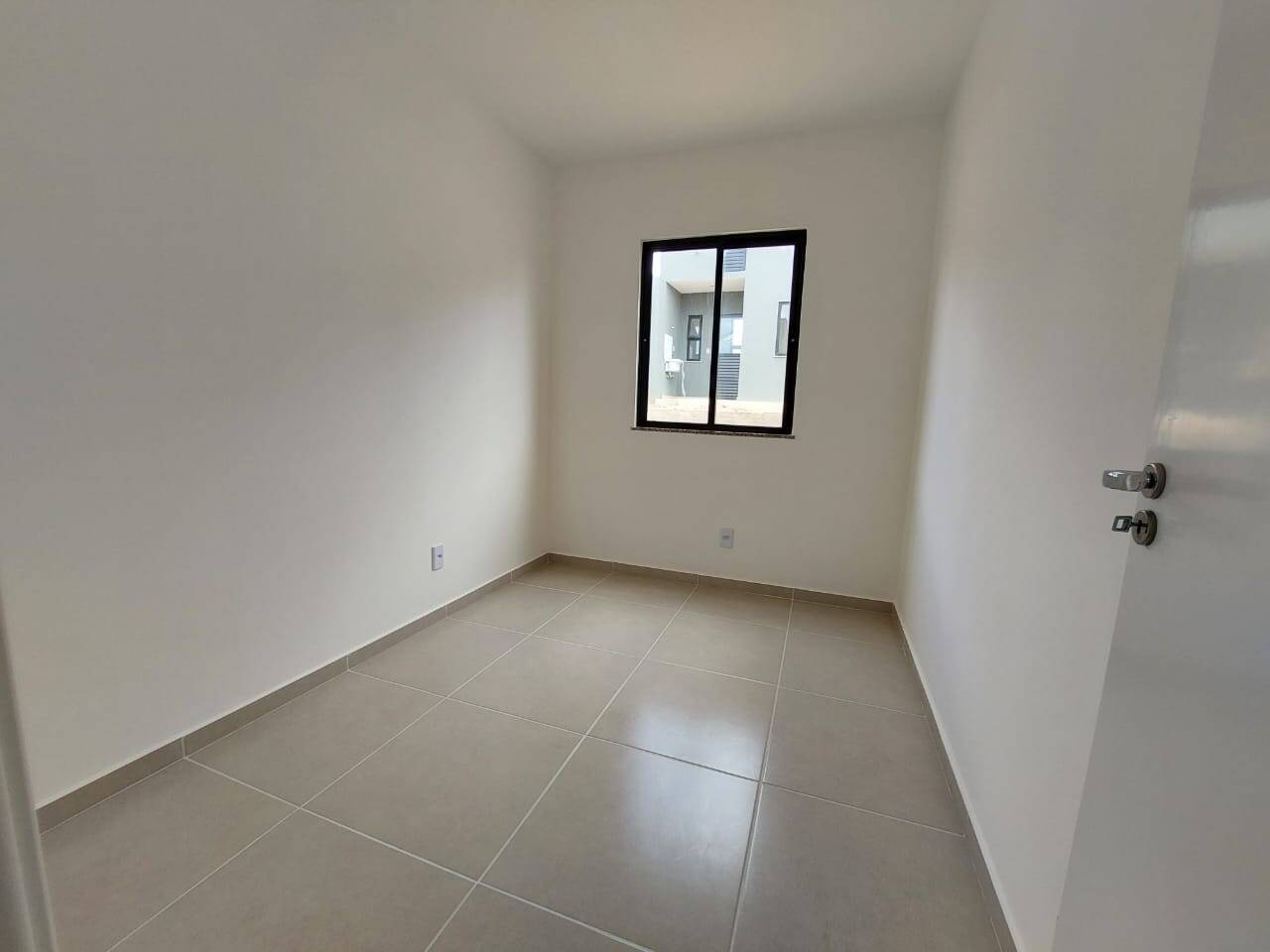 Casa à venda com 3 quartos, 59m² - Foto 4