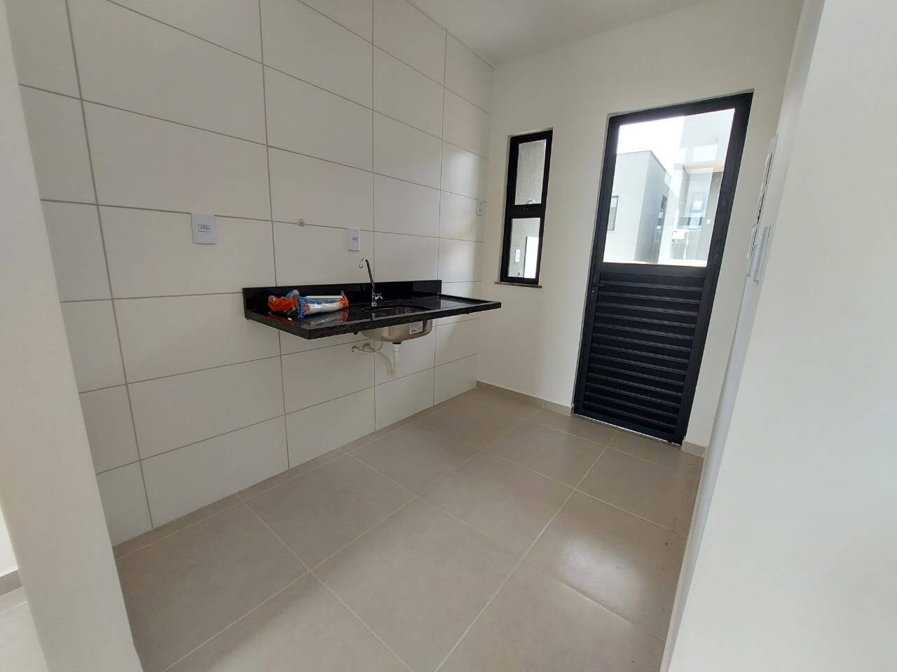 Casa à venda com 3 quartos, 59m² - Foto 5