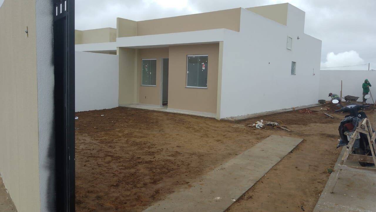 Casa à venda com 2 quartos, 60m² - Foto 1