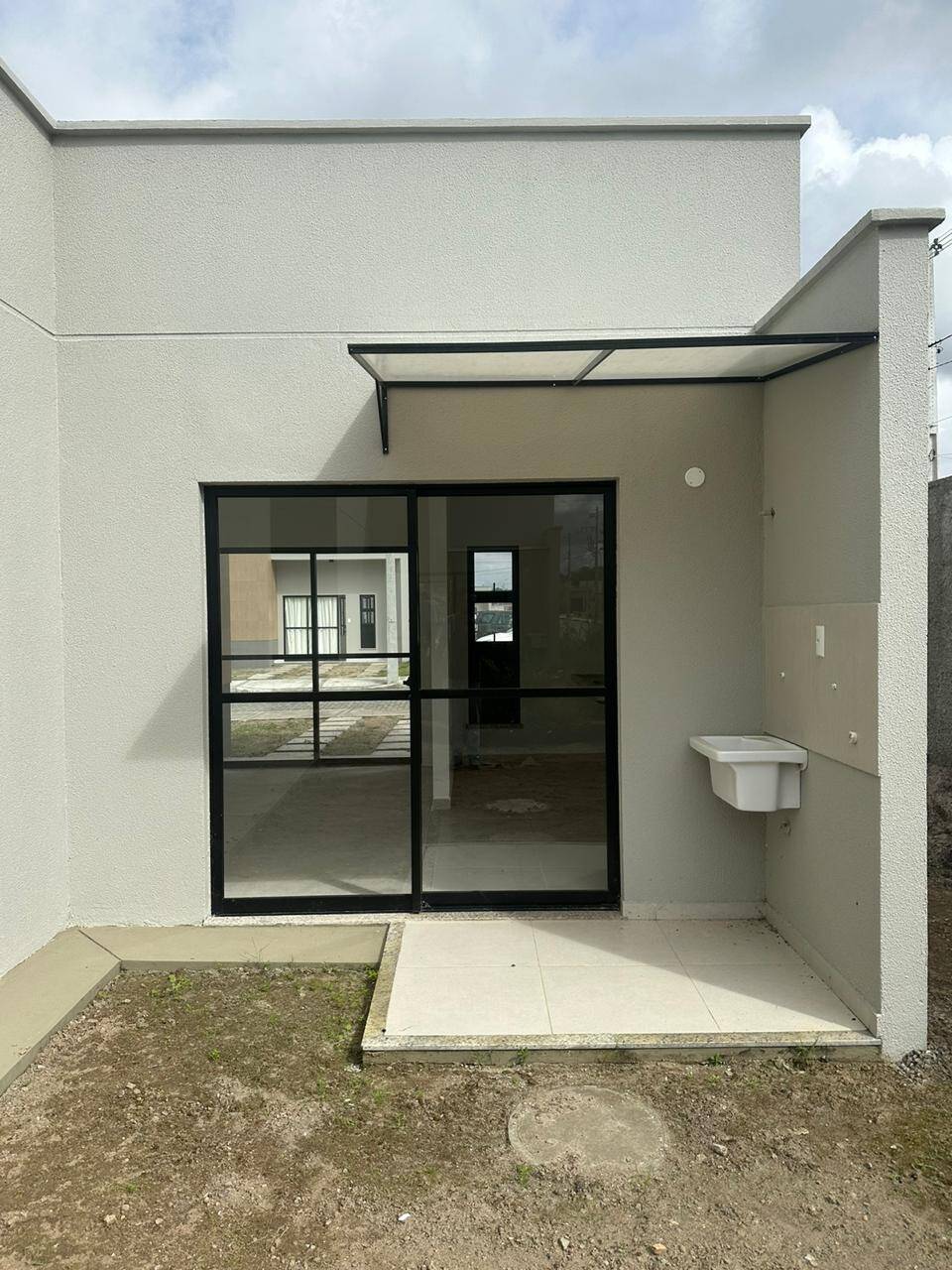 Casa à venda com 2 quartos, 53m² - Foto 2