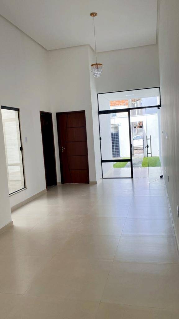 Casa à venda com 3 quartos, 150m² - Foto 1