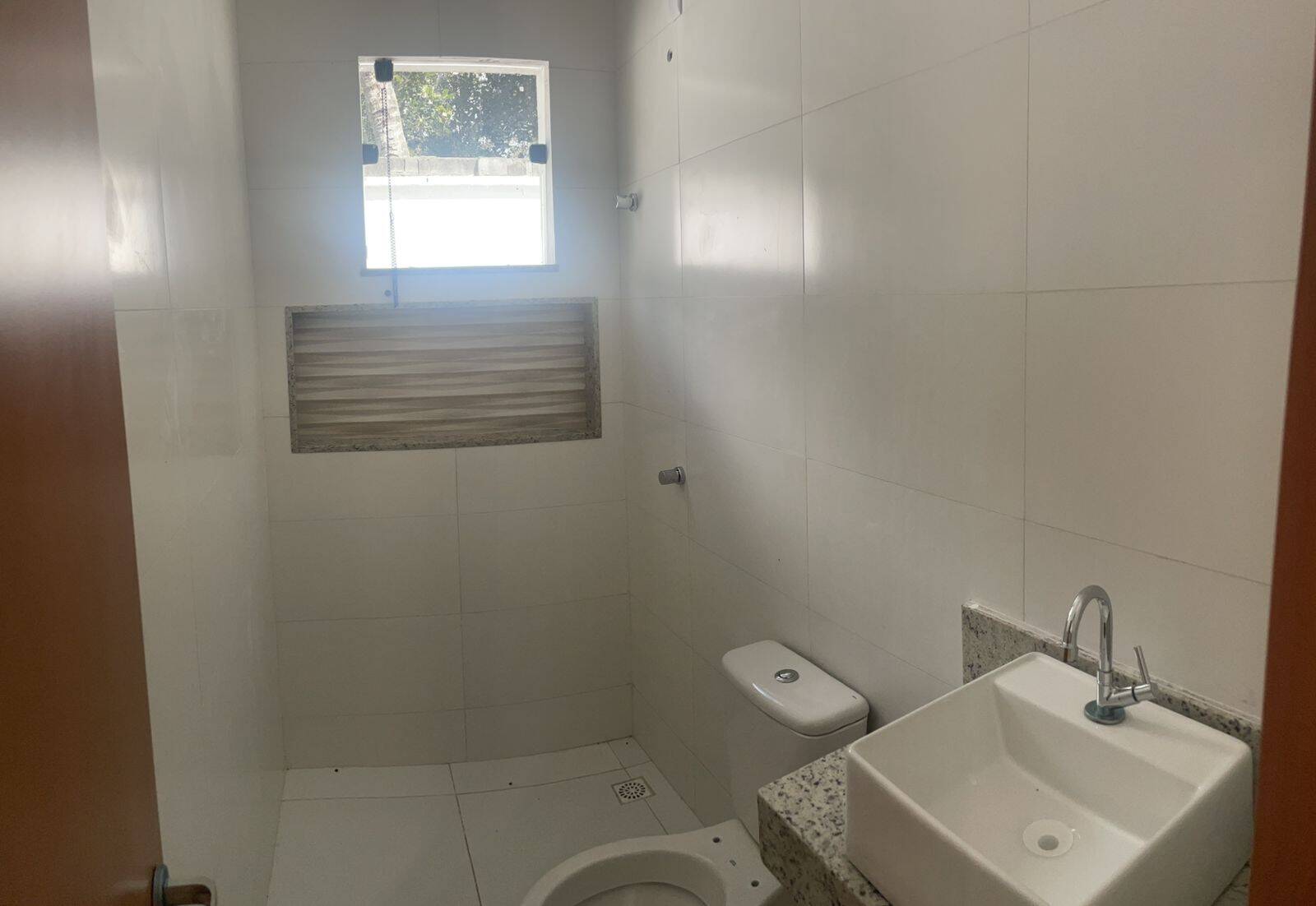 Casa à venda com 3 quartos, 77m² - Foto 2