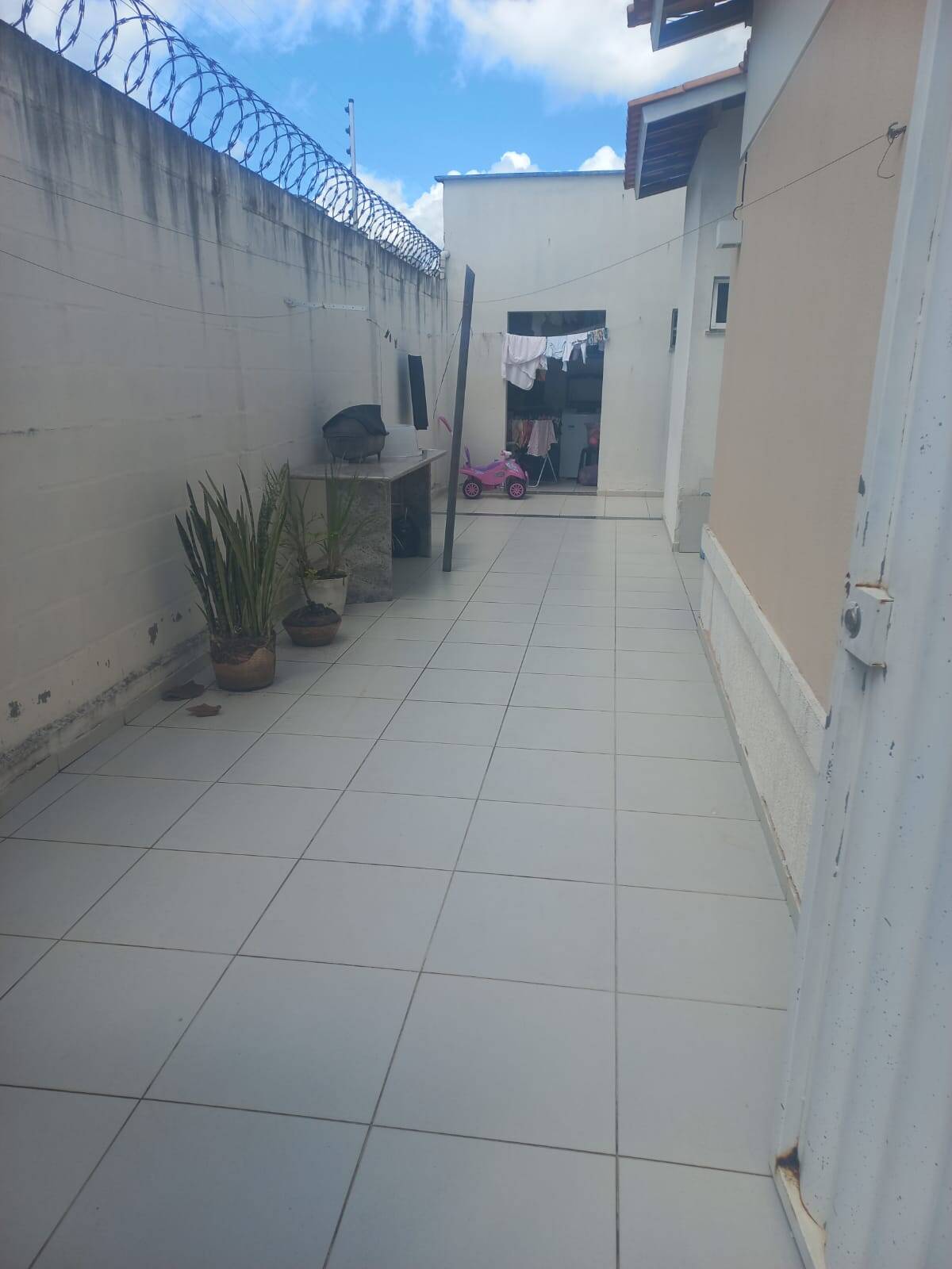 Casa à venda com 3 quartos, 200m² - Foto 2