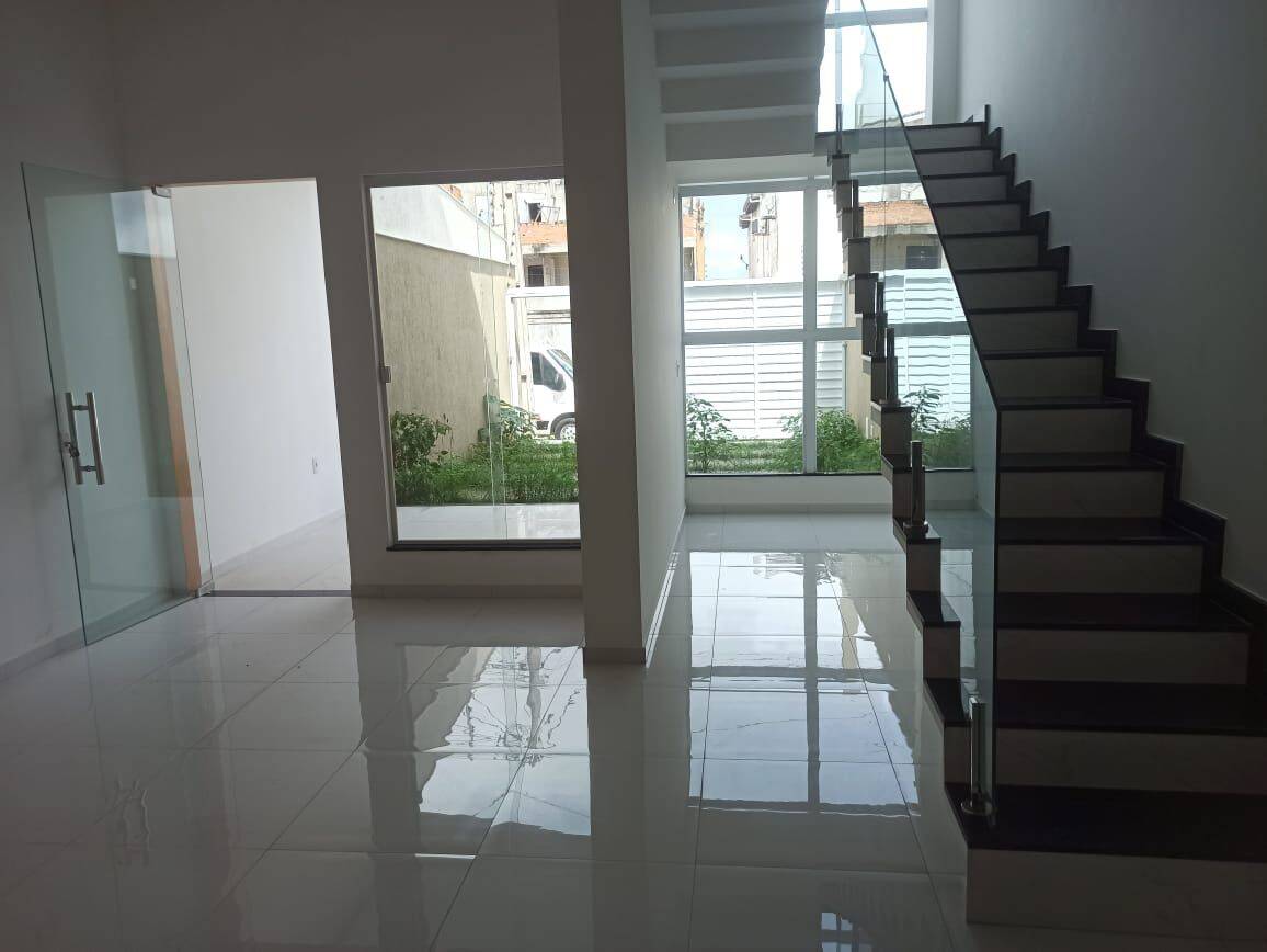 Casa à venda com 3 quartos, 160m² - Foto 1