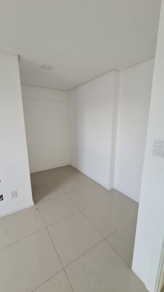 Apartamento à venda com 4 quartos - Foto 4