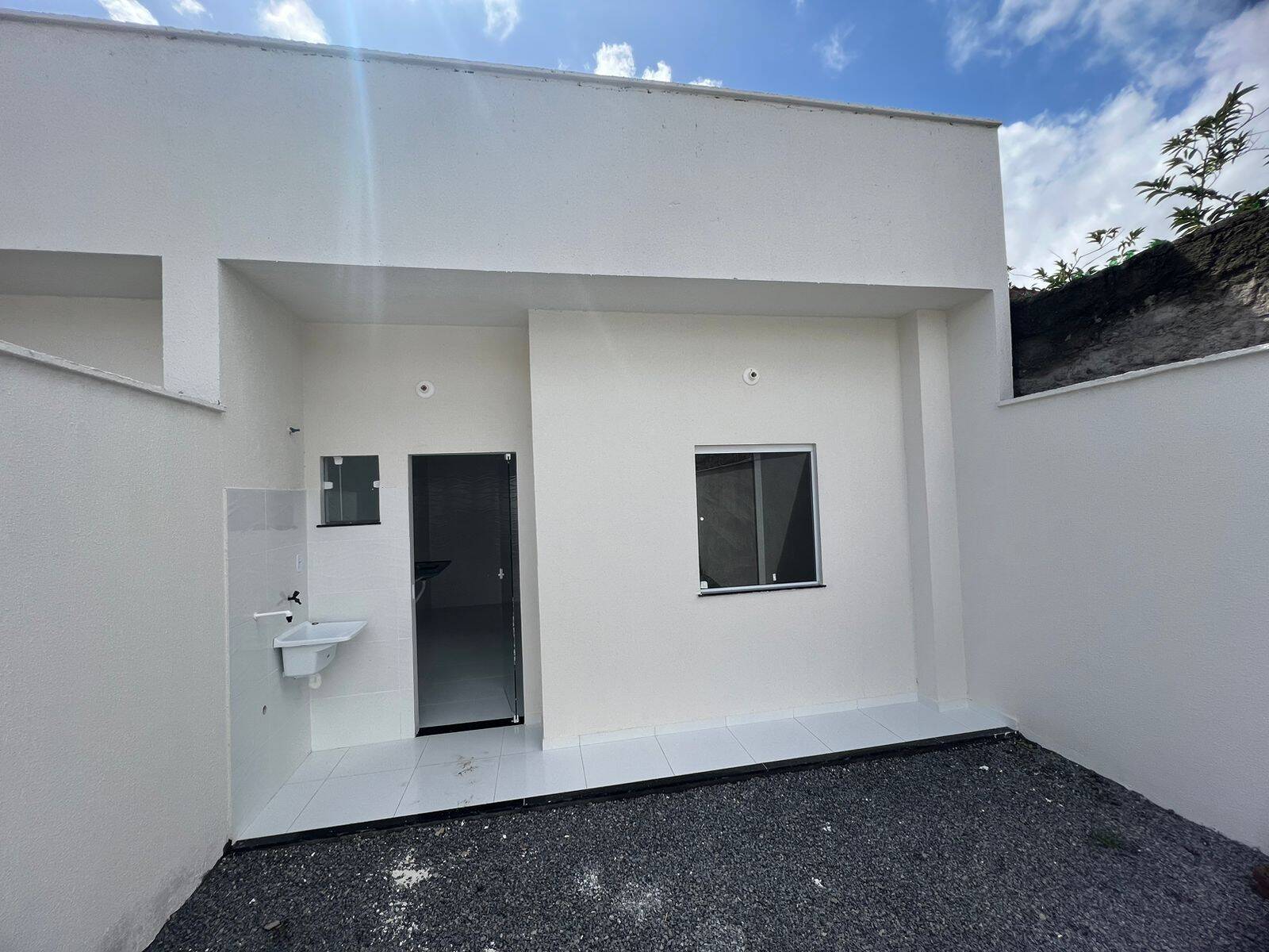 Casa à venda com 2 quartos, 70m² - Foto 4