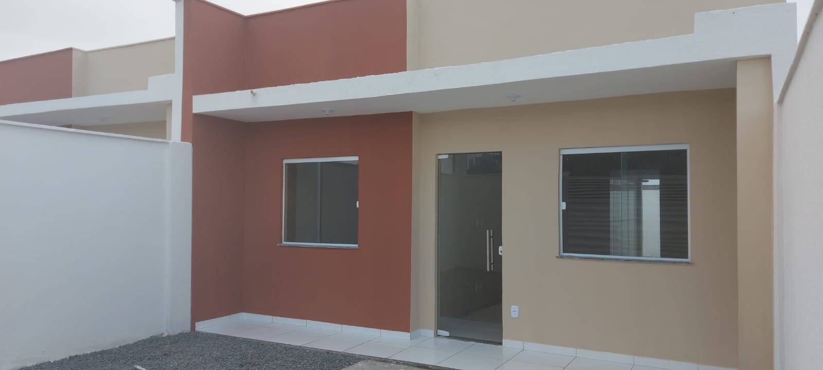 Casa à venda com 2 quartos, 55m² - Foto 1