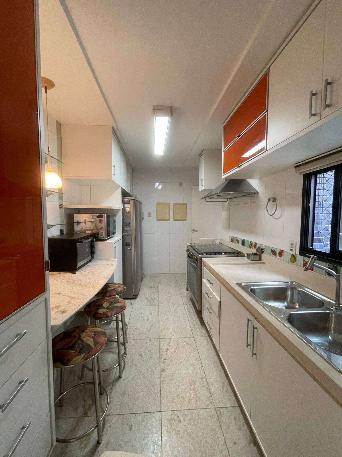 Apartamento à venda e aluguel com 3 quartos, 192m² - Foto 2