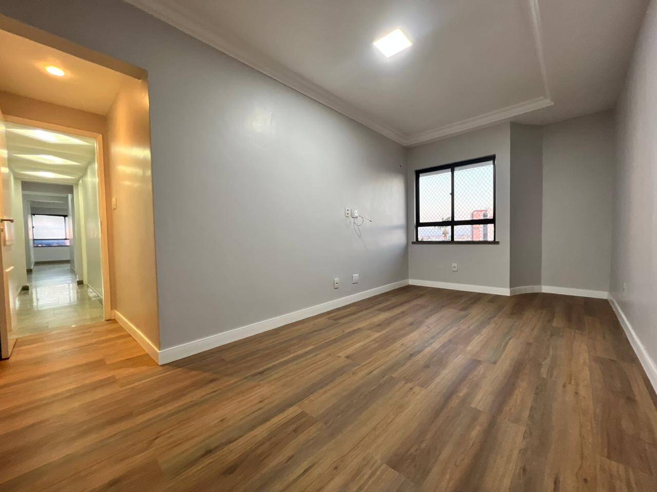 Apartamento à venda e aluguel com 3 quartos, 162m² - Foto 1