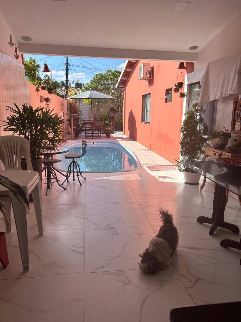 Casa à venda e aluguel com 3 quartos, 250m² - Foto 8