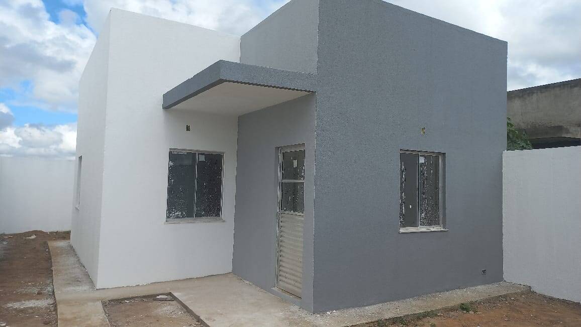 Casa à venda com 2 quartos, 52m² - Foto 1