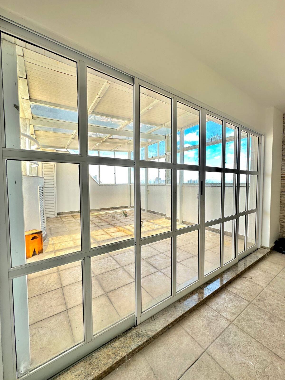 Apartamento para alugar com 4 quartos, 310m² - Foto 9