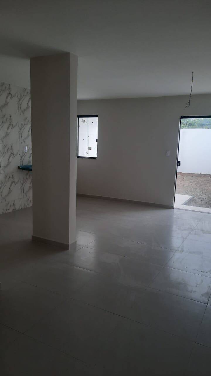 Casa à venda com 3 quartos, 114m² - Foto 3