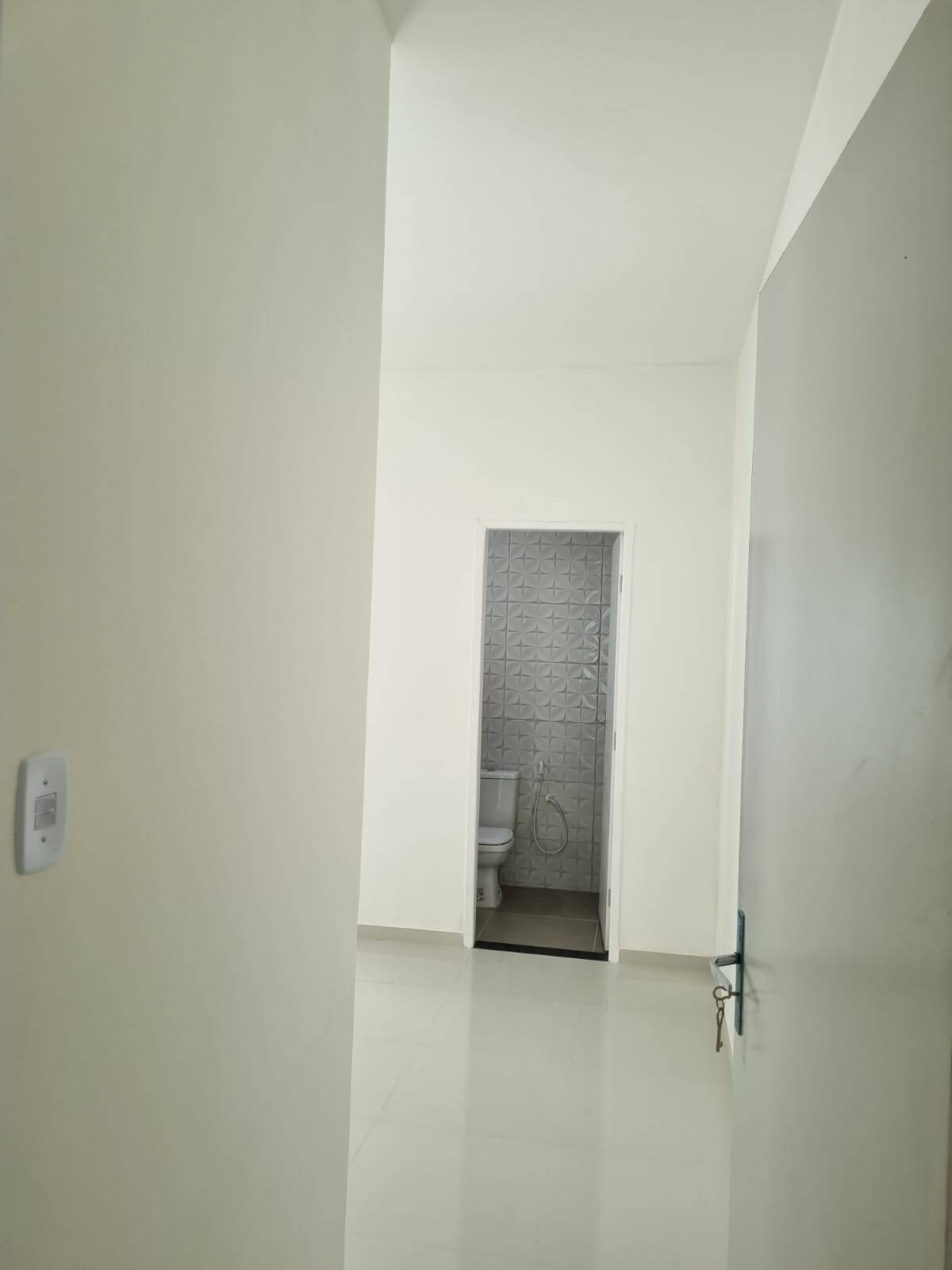 Casa à venda com 3 quartos, 69m² - Foto 2