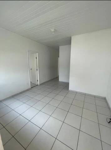 Casa à venda com 3 quartos, 242m² - Foto 1