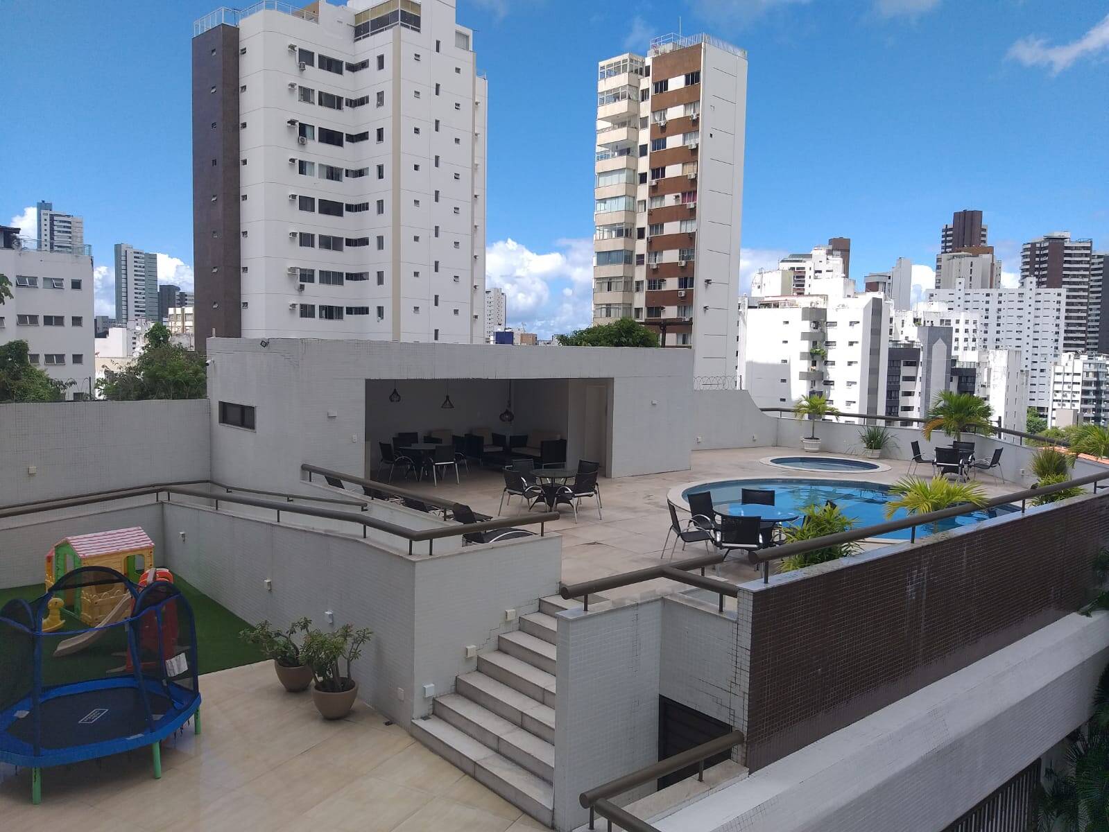 Apartamento à venda com 4 quartos, 272m² - Foto 2