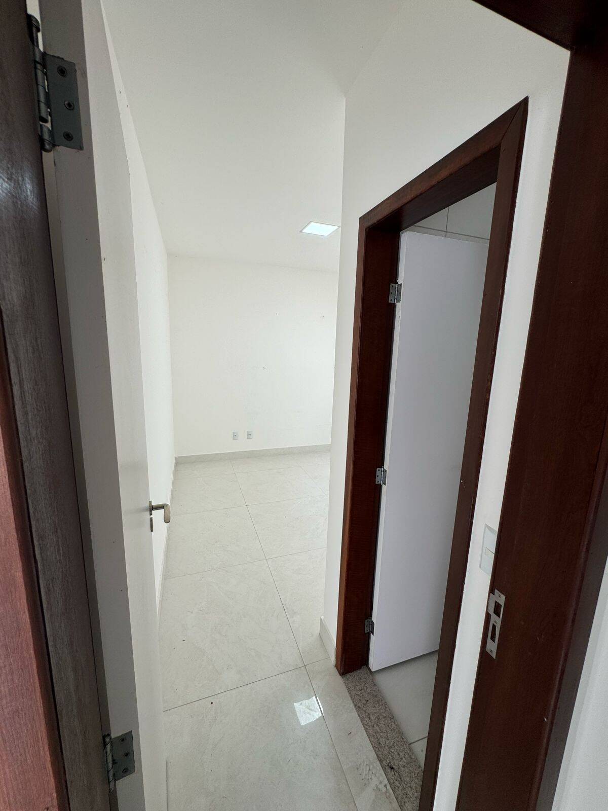 Casa à venda com 3 quartos, 212m² - Foto 3