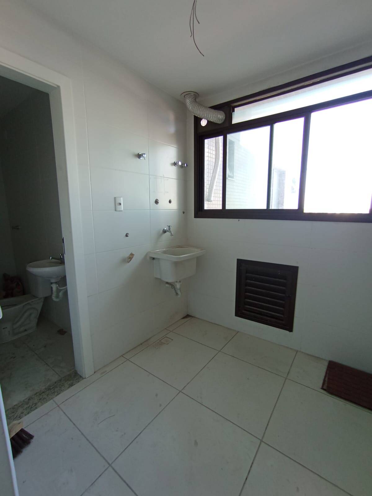 Apartamento para alugar com 3 quartos, 108m² - Foto 8