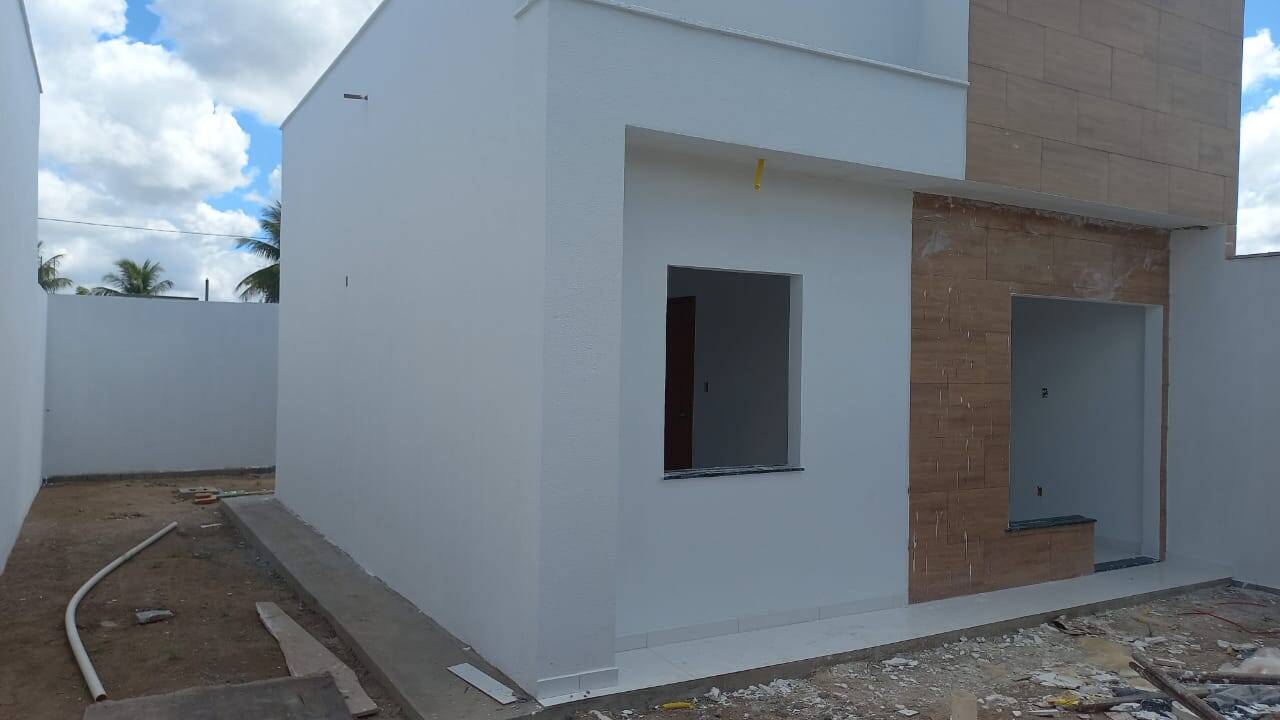 Casa à venda com 2 quartos, 55m² - Foto 1