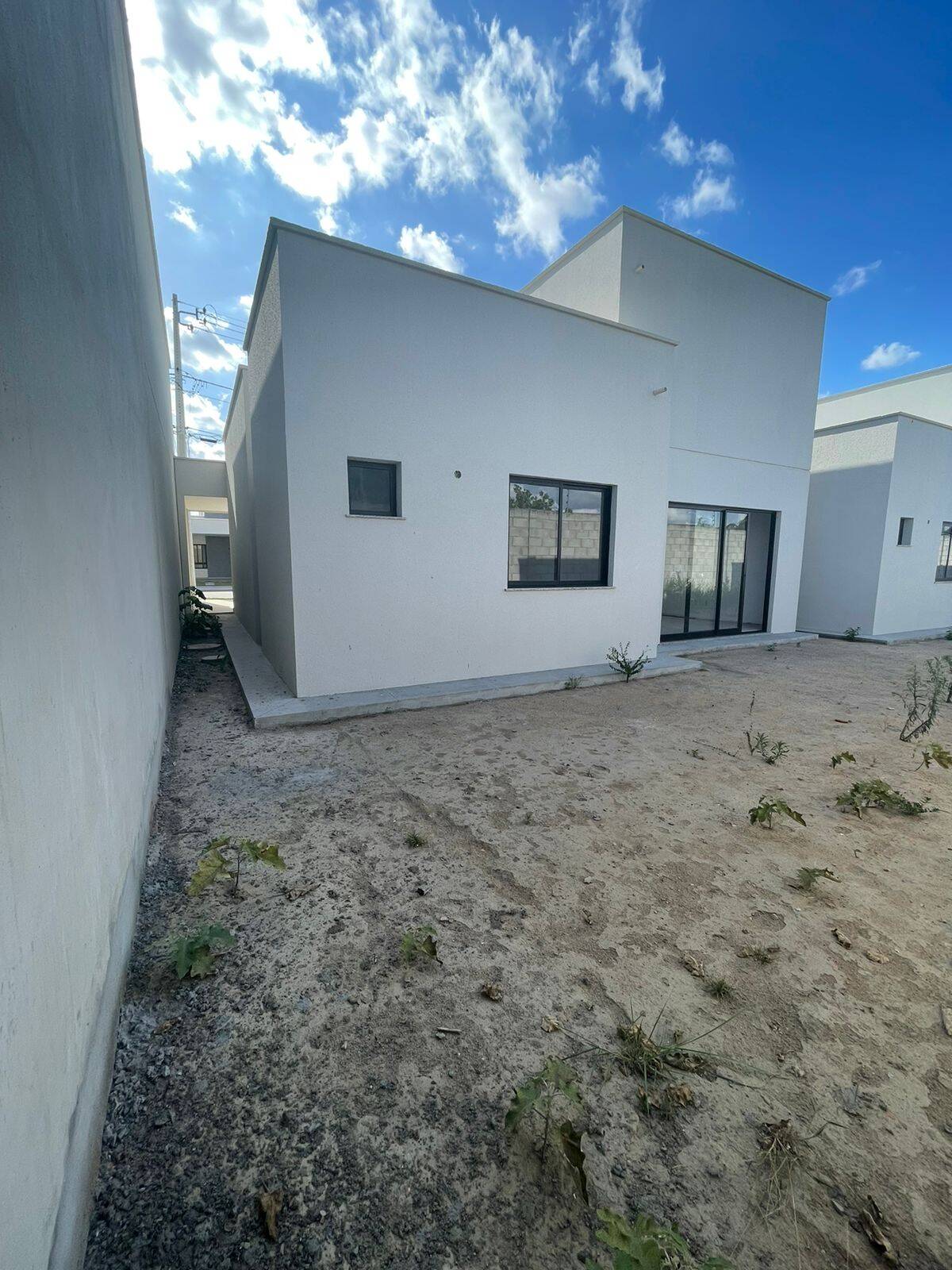 Casa à venda com 3 quartos, 200m² - Foto 2