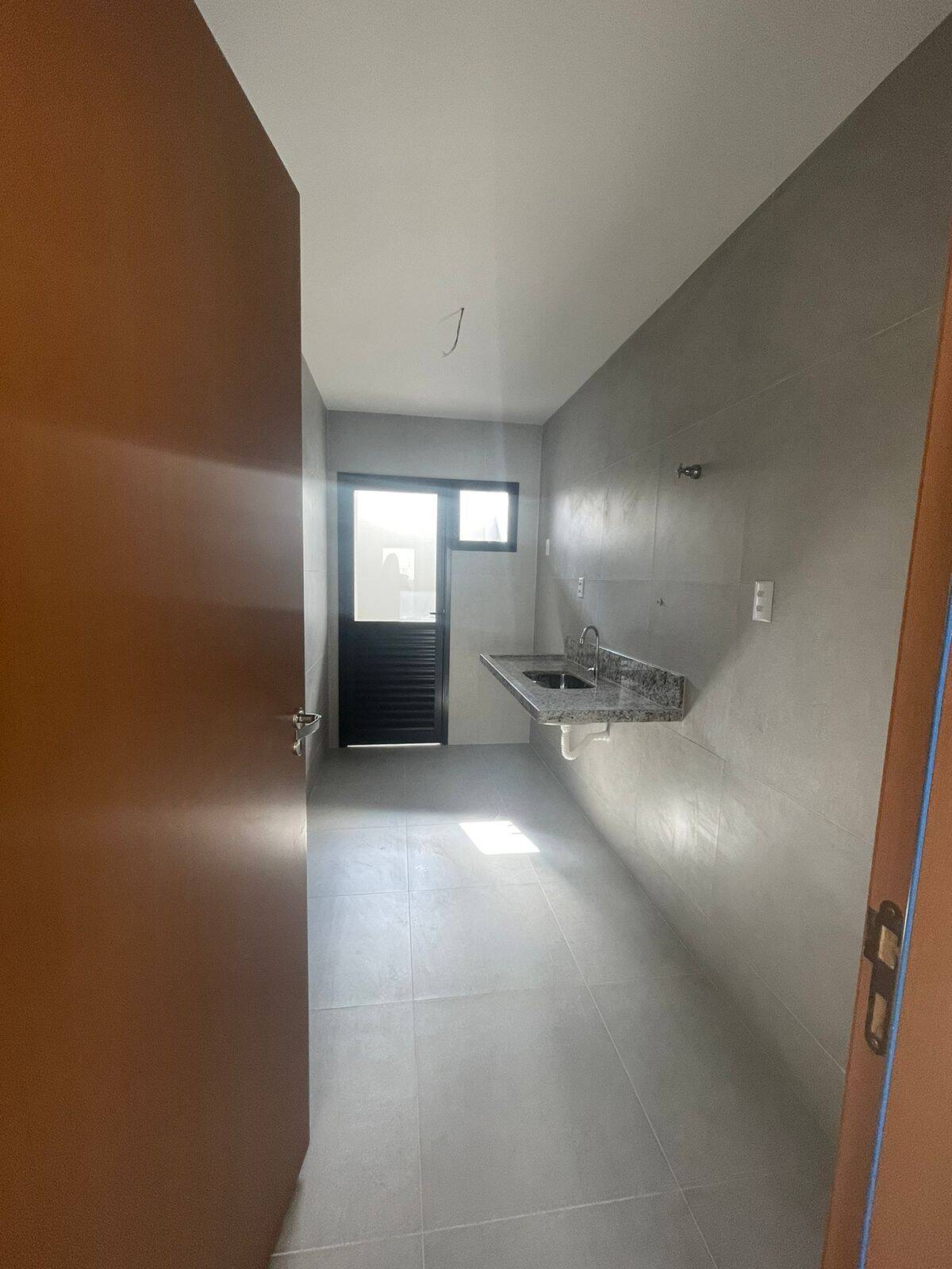 Casa à venda com 3 quartos, 200m² - Foto 9