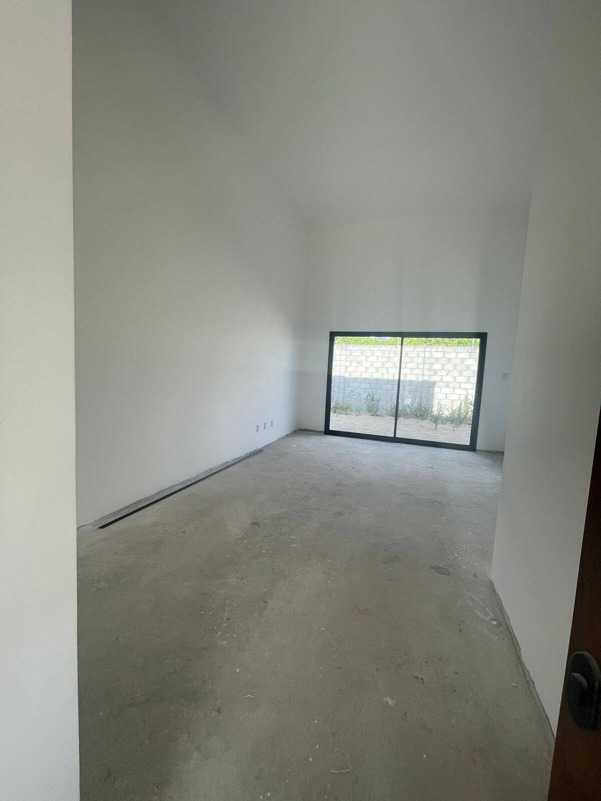 Casa à venda com 3 quartos, 200m² - Foto 1