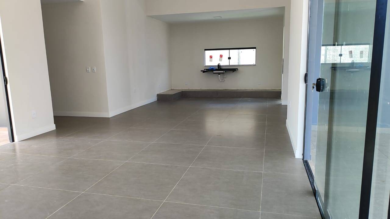 Casa à venda com 3 quartos, 600m² - Foto 7