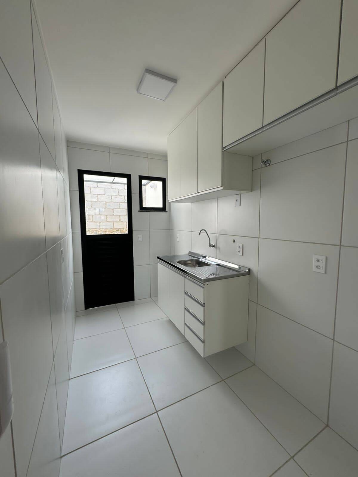 Casa à venda e aluguel com 3 quartos, 81m² - Foto 4