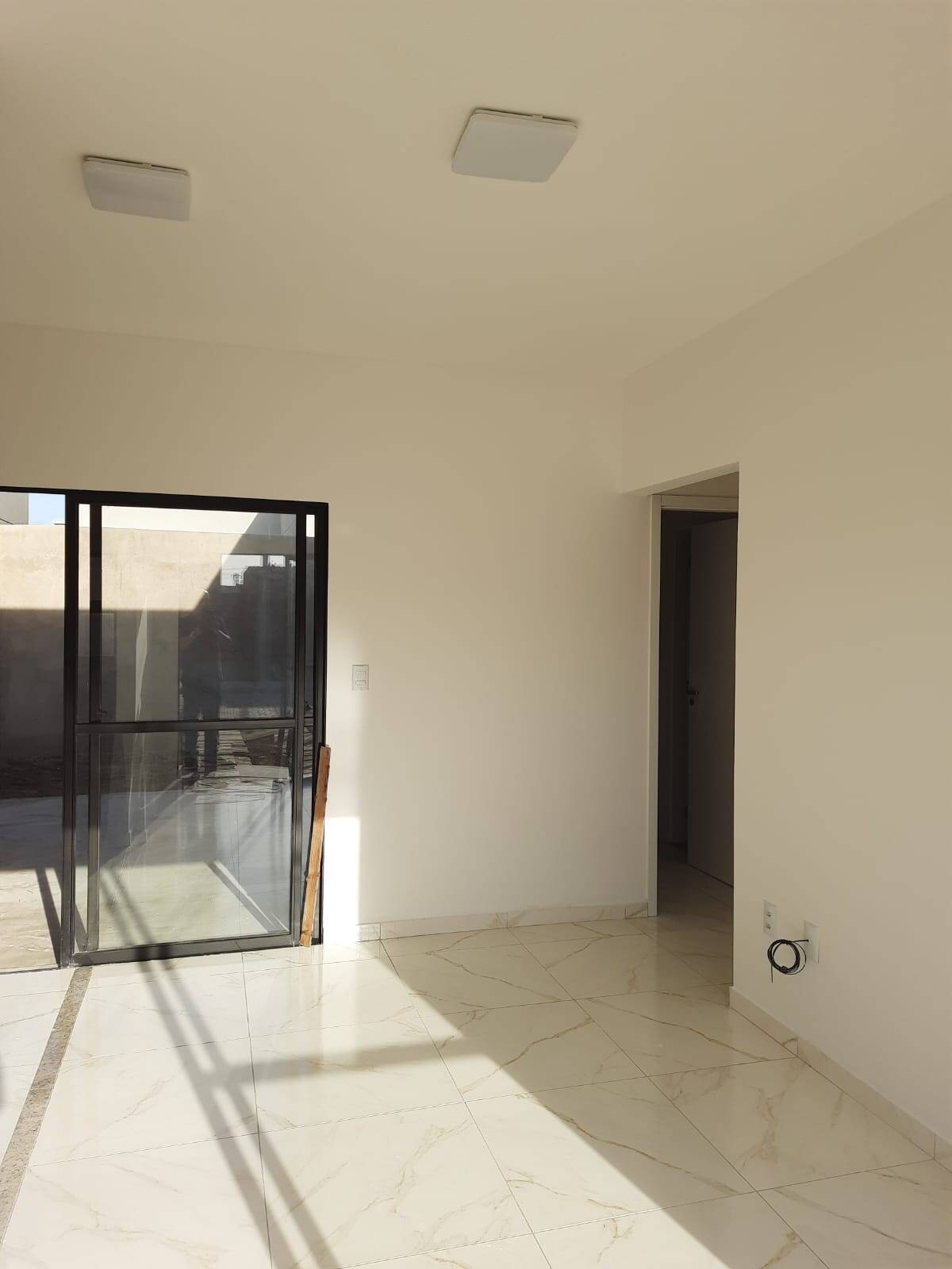 Casa à venda com 2 quartos, 53m² - Foto 1