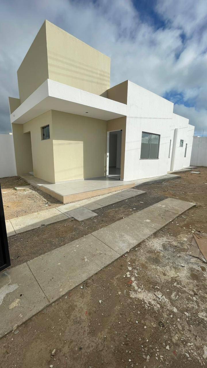 Casa à venda com 2 quartos, 69m² - Foto 1